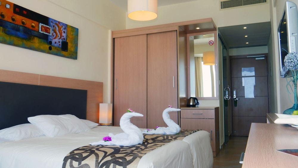 Hotel Pernera 4*