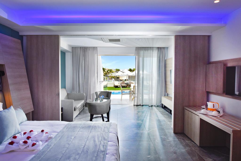 Hotel Pernera 4*
